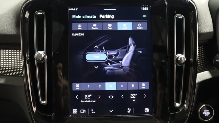 2025 Volvo XC40 B4 (P) Ultra Black Edition (Sunroof, Harman Kardon, 360 Camera) ESTATE Petrol/Ele...