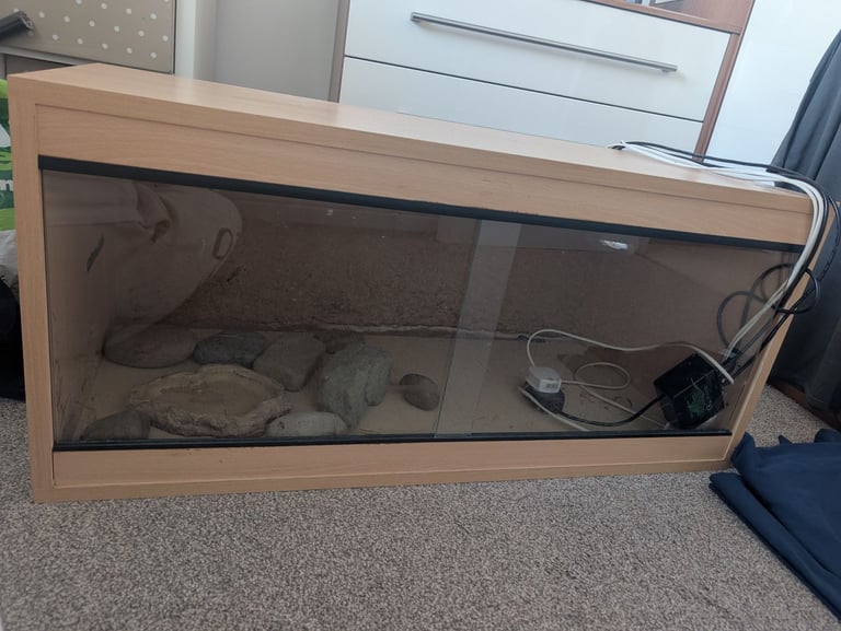 Reptile vivarium