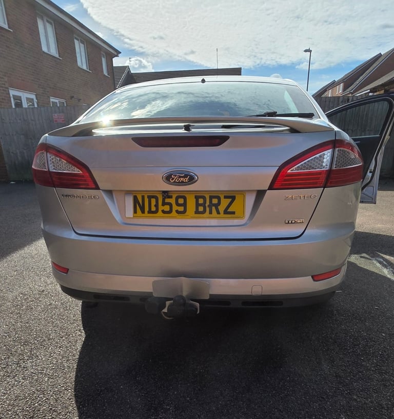 Ford, MONDEO, FULL SERVICE HISTORY Hatchback, 2009, Manual, 1997 (cc), 5 doors