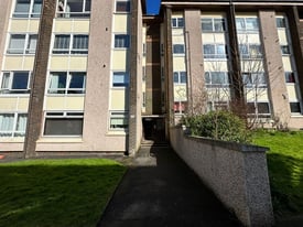 image for Third floor fully furnished one bed flat in Banner Drive Knightswood G13 2HW – Available Now