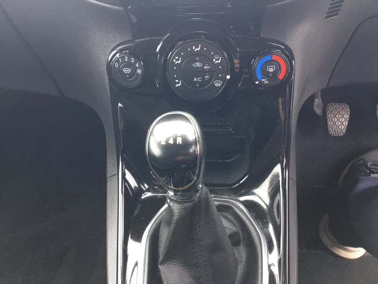 2013 Ford Fiesta 1.25 82 Zetec 3dr HATCHBACK Petrol Manual