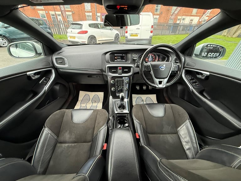 2015 Volvo V40 2.0 T2 R-Design Hatchback 5dr Petrol Manual Euro 6 (s/s) (122 ps) HATCHBACK Petrol...