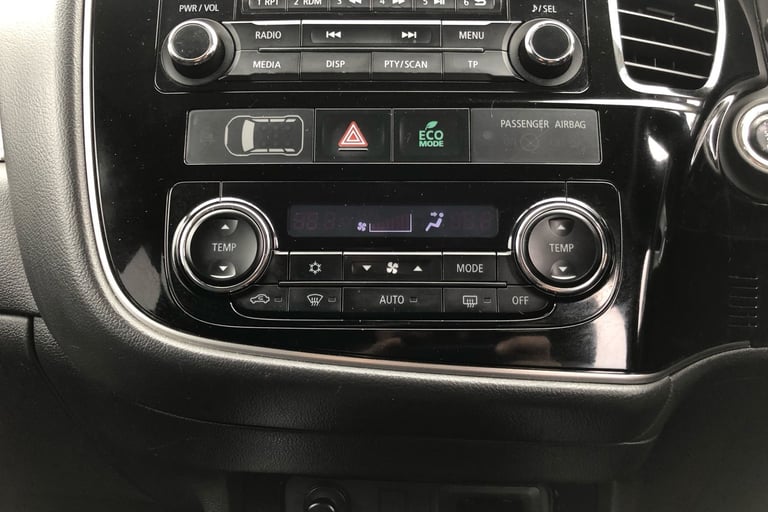 2018 Mitsubishi Outlander 2.2 DI-D 3 5dr Auto SUV DIESEL Automatic