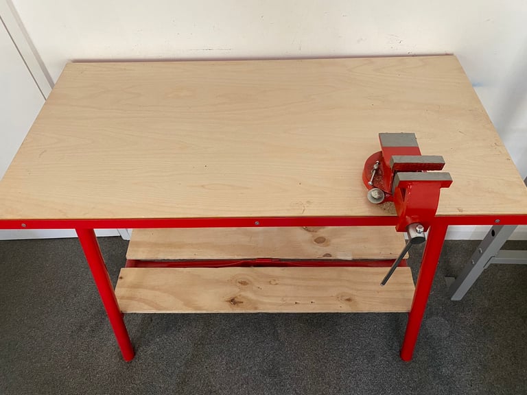 Foldable Rigid work bench with vice . | in Woolwich, London | Gumtree