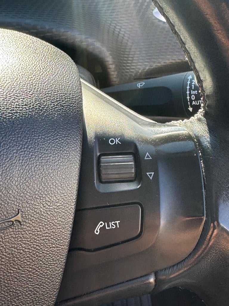 2014 Peugeot 2008 1.6 VTi Feline Euro 5 5dr (Mistral) HATCHBACK Petrol Manual