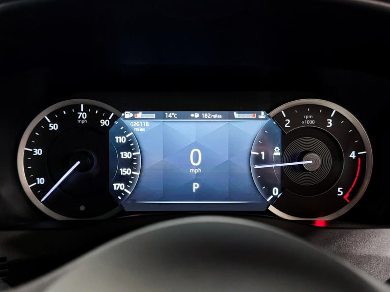 2022 Jaguar XE 2.0 D200 MHEV R-Dynamic SE Saloon 4dr Diesel Auto Euro 6 (s/s) (204 ps) SALOON Die...