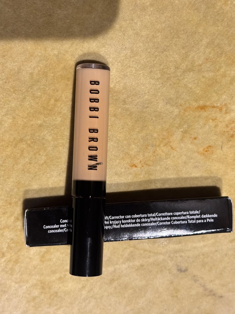 image for Bobbi Brown Concealor