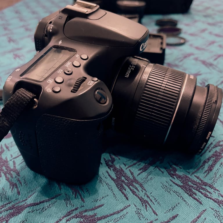 Canon 70D Dslr Camera And 2 X Lens Bundle