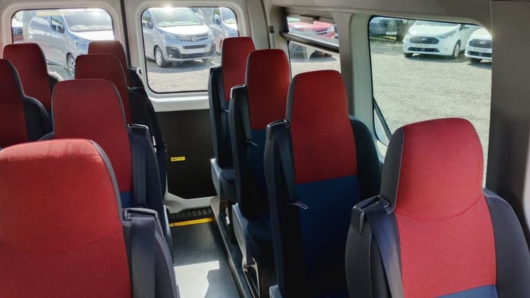 2018 Renault Master 17 SEAT MINIBUS LWB MEDIUM ROOF LM35 145 PS With 6 speed Gearbox, Auto Ligh M...