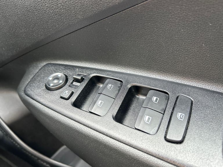 2024 Hyundai i10 1.0 Premium Hatchback 5dr Petrol Auto Euro 6 (s/s) (63 ps) Hatchback PETROL Auto...