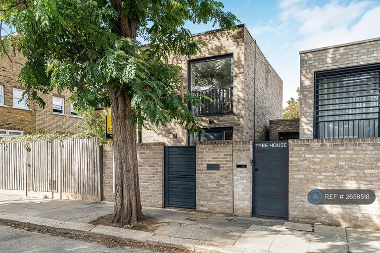 2 bedroom house in Waldeck Road, London, W13 (2 bed) (#2658518)