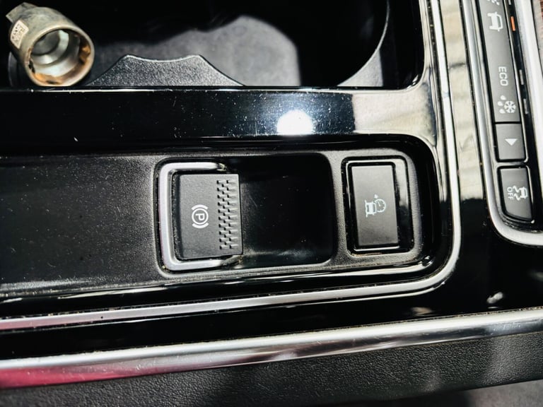 2018 Jaguar XF 2.0d Portfolio Auto AWD Euro 6 (s/s) 4dr SALOON Diesel Automatic