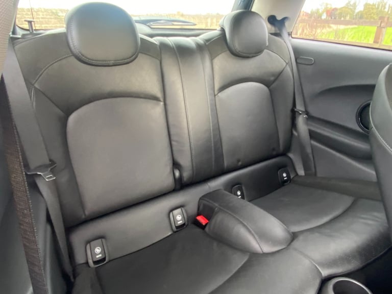 2017 MINI Hatch 2.0 Cooper S 3dr - Sat Nav &amp; Parking Sensors &amp; Chili Pack HATCHBACK Petro...