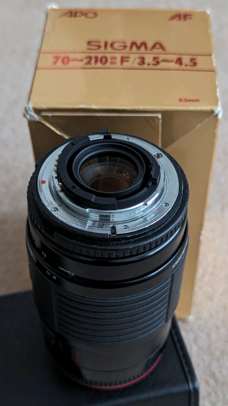 Sigma Zoom AF-APO 70-210mm f/3.5-4.5 lens