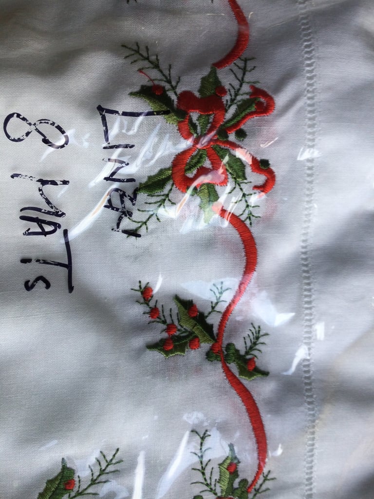 8 linen placemats and napkins 