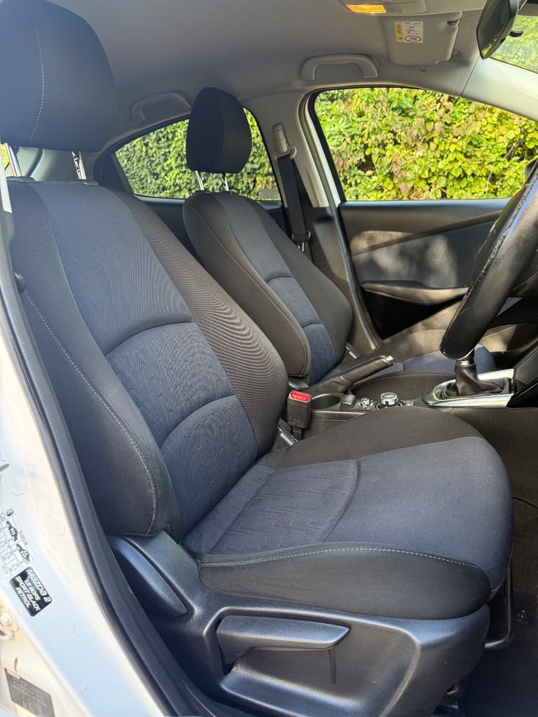 Mazda, 2, Hatchback, 2015, Manual, 1496 (cc), 5 doors