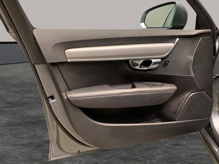 2019 Volvo V90 2.0 D4 Momentum Plus Estate 5dr Diesel Auto Euro 6 (s/s) (190 ps) - SENSUS  Estate...