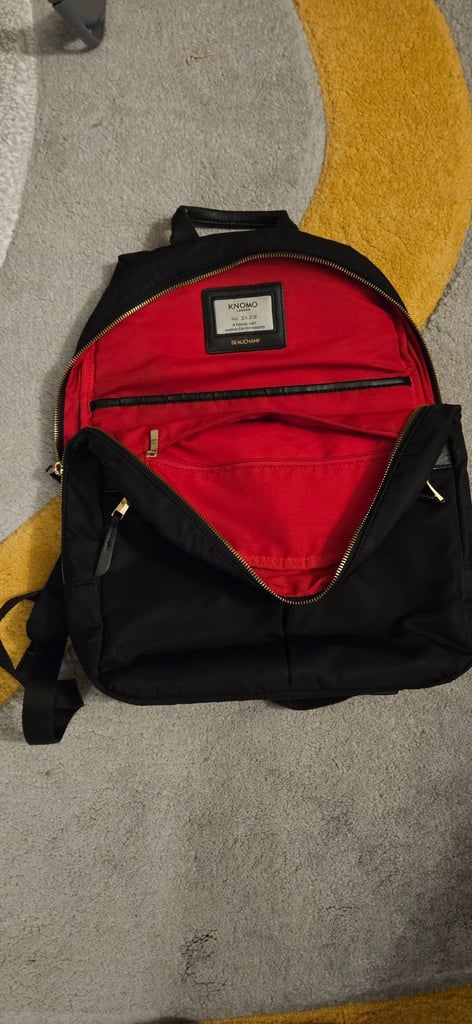 Knomo backpack designer