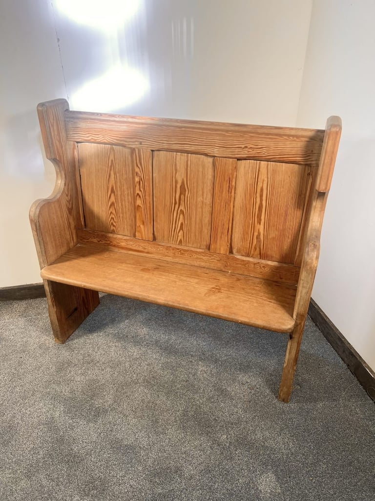 image for A Neatly Proportioned Antique Pitch Pine Pew