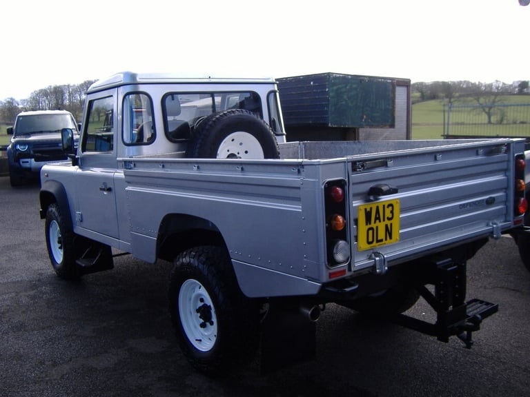 2013 Land Rover Defender 110 2.2 TDCi 110  HIGH CAPACITY PICK UP Manual 4x4 Diesel Manual