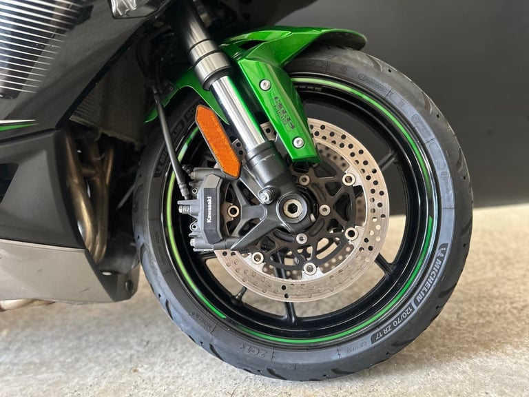 STUNNING ONE OWNER 2022/22 KAWASAKI NINJA 1000 SX PERFORMANCE MOTORCYCLE 