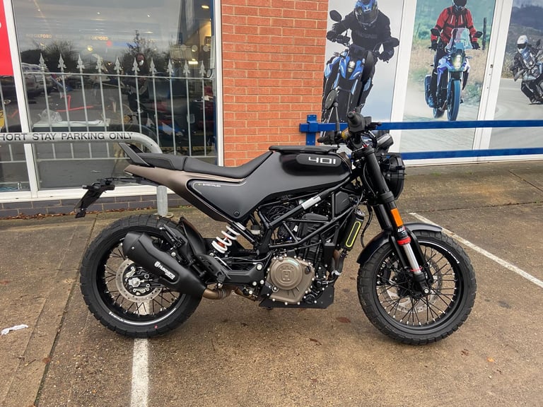 74 REG HUSQVARNA SVARTPILEN 401. ONLY 565 MILES, NOT EX DEMO!