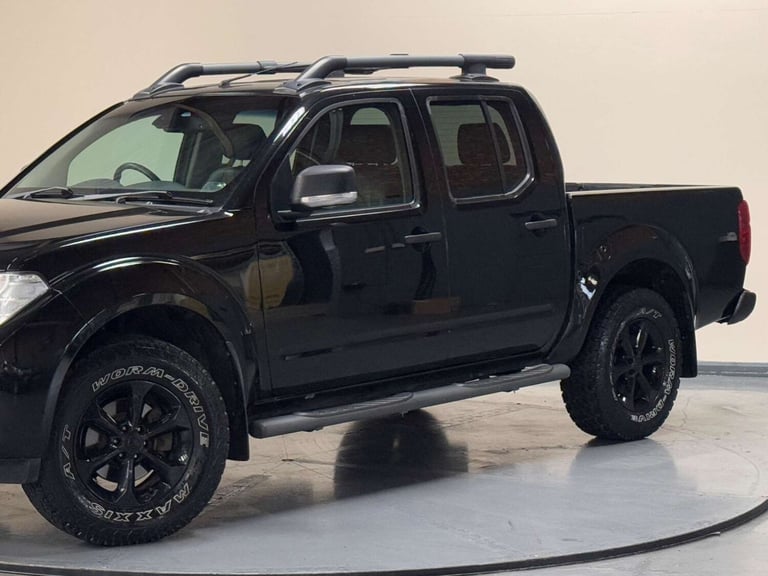 2011 Nissan Navara Double Cab Pick Up Tekna 2.5dCi 190 4WD PICK UP DIESEL Manual