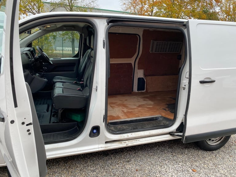 2019 Peugeot Expert 2.0 BlueHDi 1400 Professional Standard Panel Van MWB Euro 6 (s/s) 6dr PANEL V...