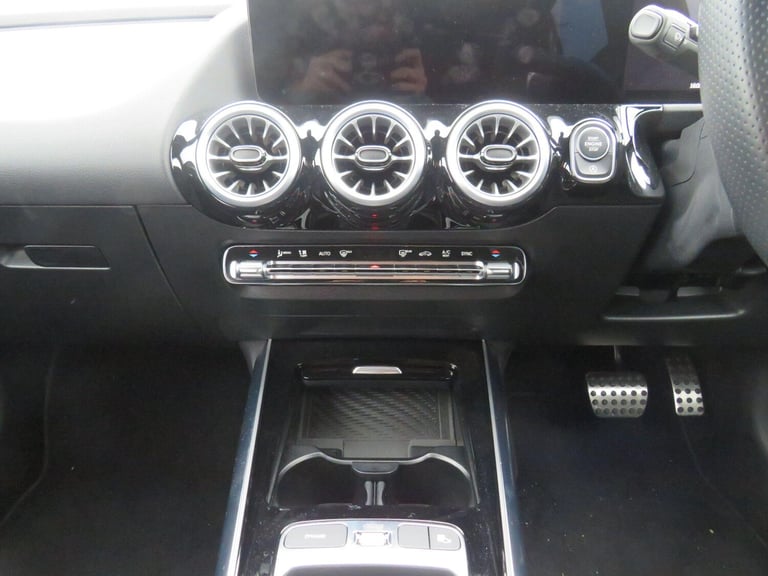 2024 Mercedes-Benz GLA 2.0 GLA220d AMG Line (Premium) SUV 5dr Diesel 8G-DCT 4MATIC Euro 6 (s/s) (...