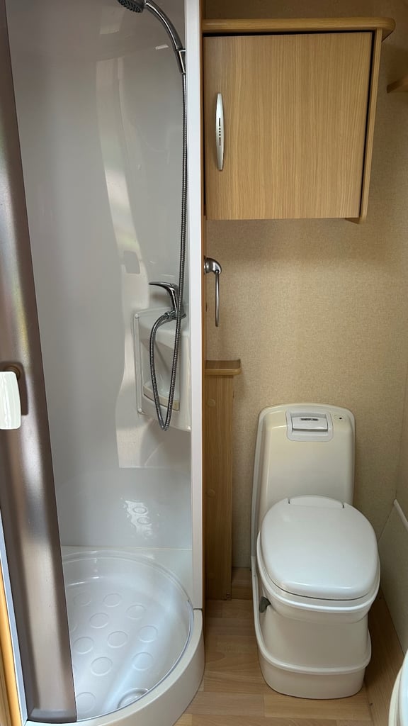 Swift Abbey Vogue 460, 2008 - 2 Berth Caravan with Motor Mover