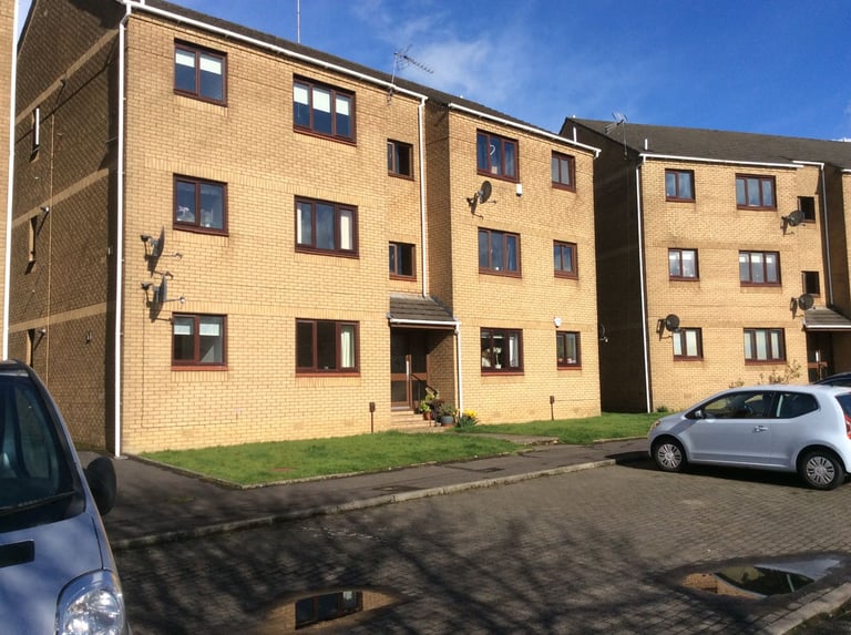 Lovely, bright 2 bedroom Anniesland flat for rent. Recently decorated and fully furnished.