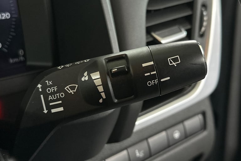 2023 Nissan Qashqai 102994 Hatchback Hybrid Automatic