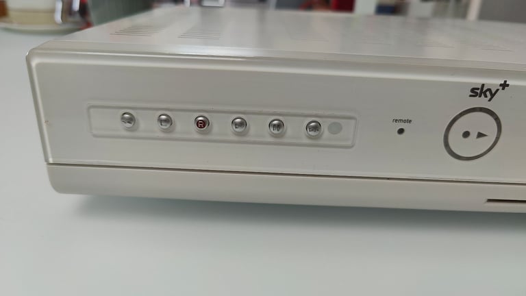 Sky +Box Amstrad DRX280 80GB Satellite TV Receiver Set Top Box White