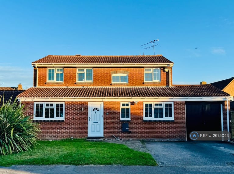 4 bedroom house in Bedford Close, Maidenhead, SL6 (4 bed) (#2675043)
