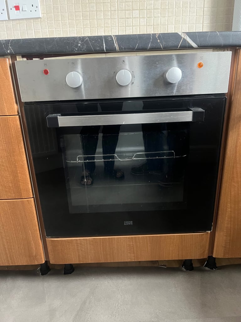 Cook and Lewis single oven