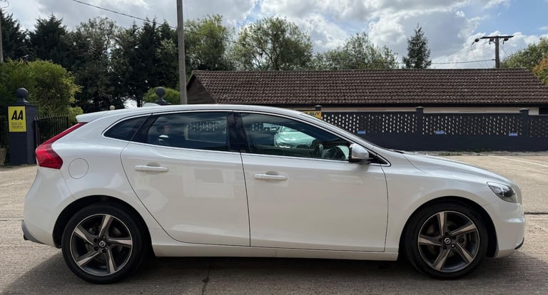 2015 Volvo V40 1.6 D2 R-Design Powershift Euro 5 (s/s) 5dr Diesel