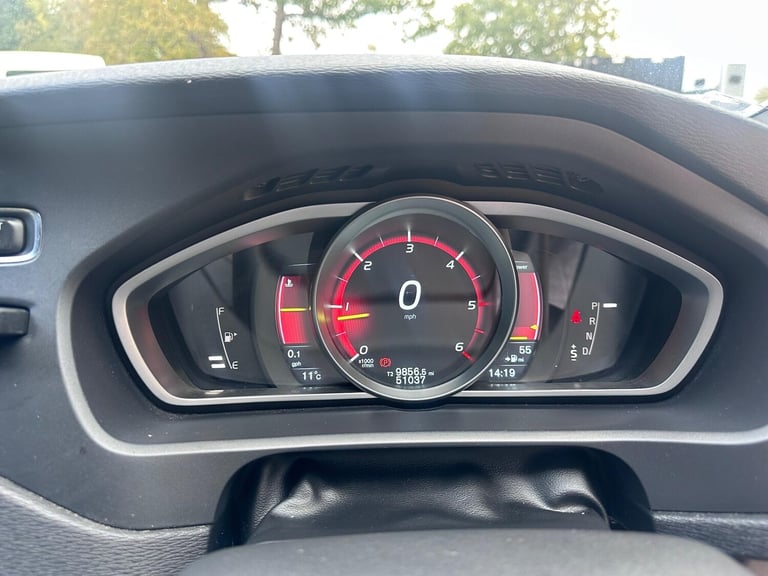 2015 Volvo V40 1.6 D2 R-Design Lux Powershift Euro 5 (s/s) 5dr HATCHBACK Diesel Automatic