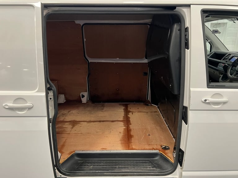 2017 Volkswagen Transporter T30 L2 TRENDLINE 2.0TDI BLUEMOTION 150PS DSG AUTO LWB VAN (EURO 6) PA...