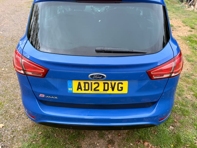 2012 FORD FIESTA B-MAX - 1 YEARS MOT - £20 ANNUAL ROAD TAX