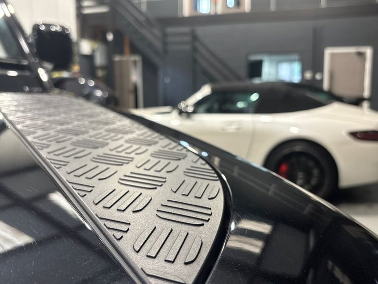 2023 Land Rover Defender 3.0 D250 MHEV SE Hard Top SUV 5dr Diesel Auto 4WD MWB Euro 6 (s/s) (250 ...