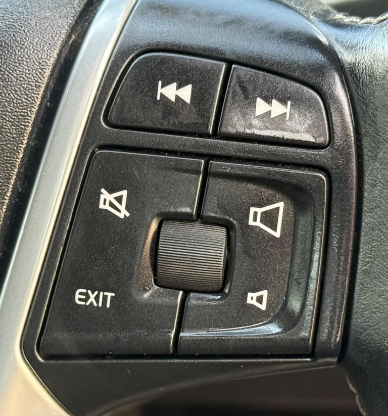 2015 Volvo V40 1.6 D2 R-Design Powershift Euro 5 (s/s) 5dr Diesel