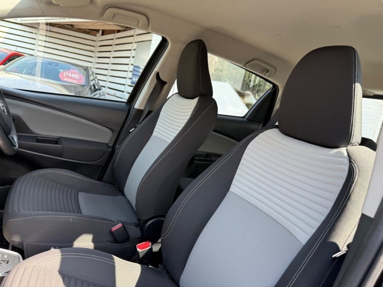 Toyota Yaris 1.5 Hybrid Icon Tech 5dr CVT -NAV - PARKING SENSORS - REAR CAMERA