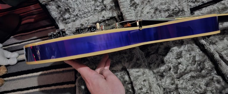 Epiphone ES-335 Semi-Hollow in Blueberry burst