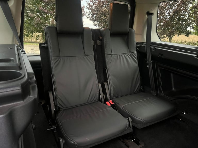 LAND ROVER DISCOVERY 4 3.0 SD V6 HSE 2015