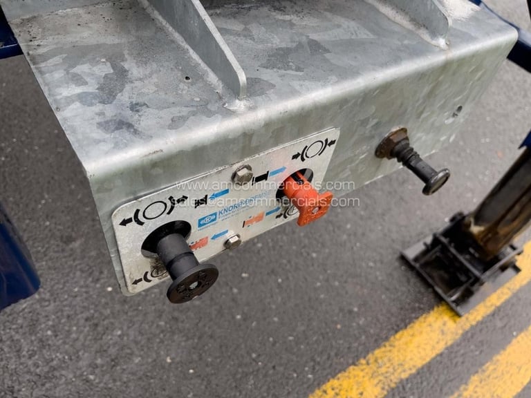 DENNISON SLIDING SKELETAL TRAILER