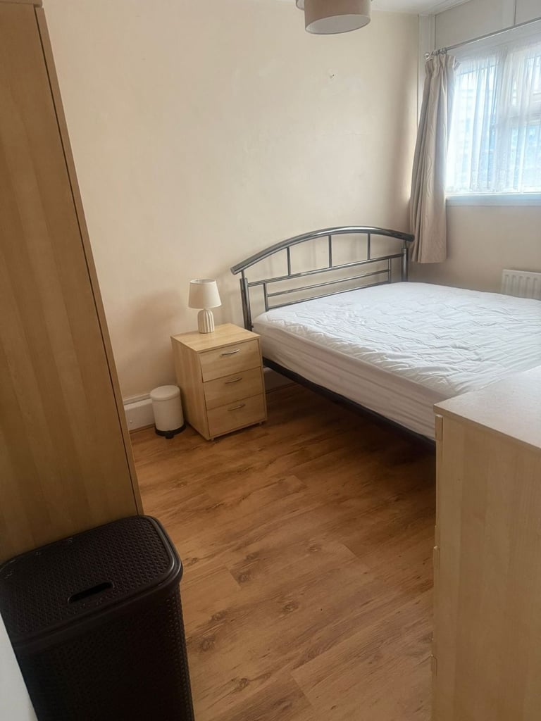 Spacious and Cosy Double Room for Rent in - E10 5BL