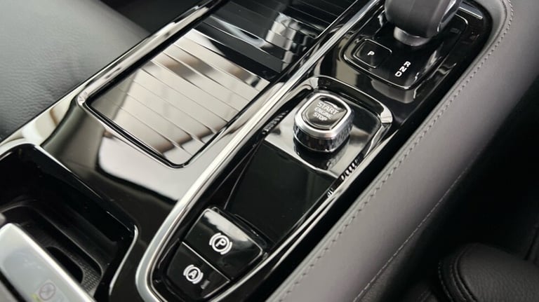 2025 Volvo V60 Plus, T6 AWD Plug-in hybrid, Electric/Petrol, Dark Estate Petrol Parallel PHEV Aut...