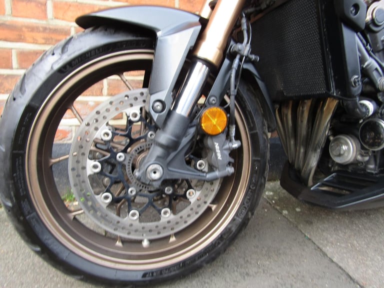 HONDA CB 650 R FANTASTIC CONDITION , FULL HONDA HISTORY, GB RACING COVERS, 2021