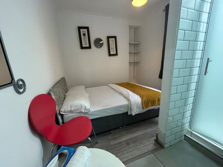 ✅ Spacious Room ☀️ Available Now