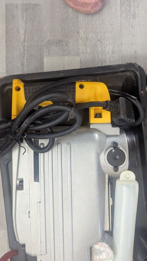 Voilamart 1800w demolition hammer